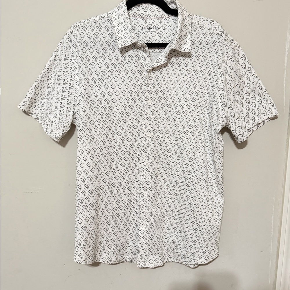 Men’s short sleeve button down shirt Medium